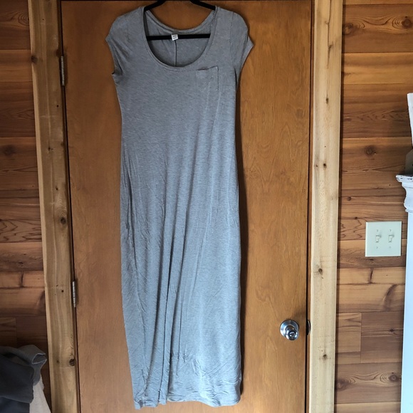 Old Navy Dresses & Skirts - Old Navy gray stretchy maxi dress size M